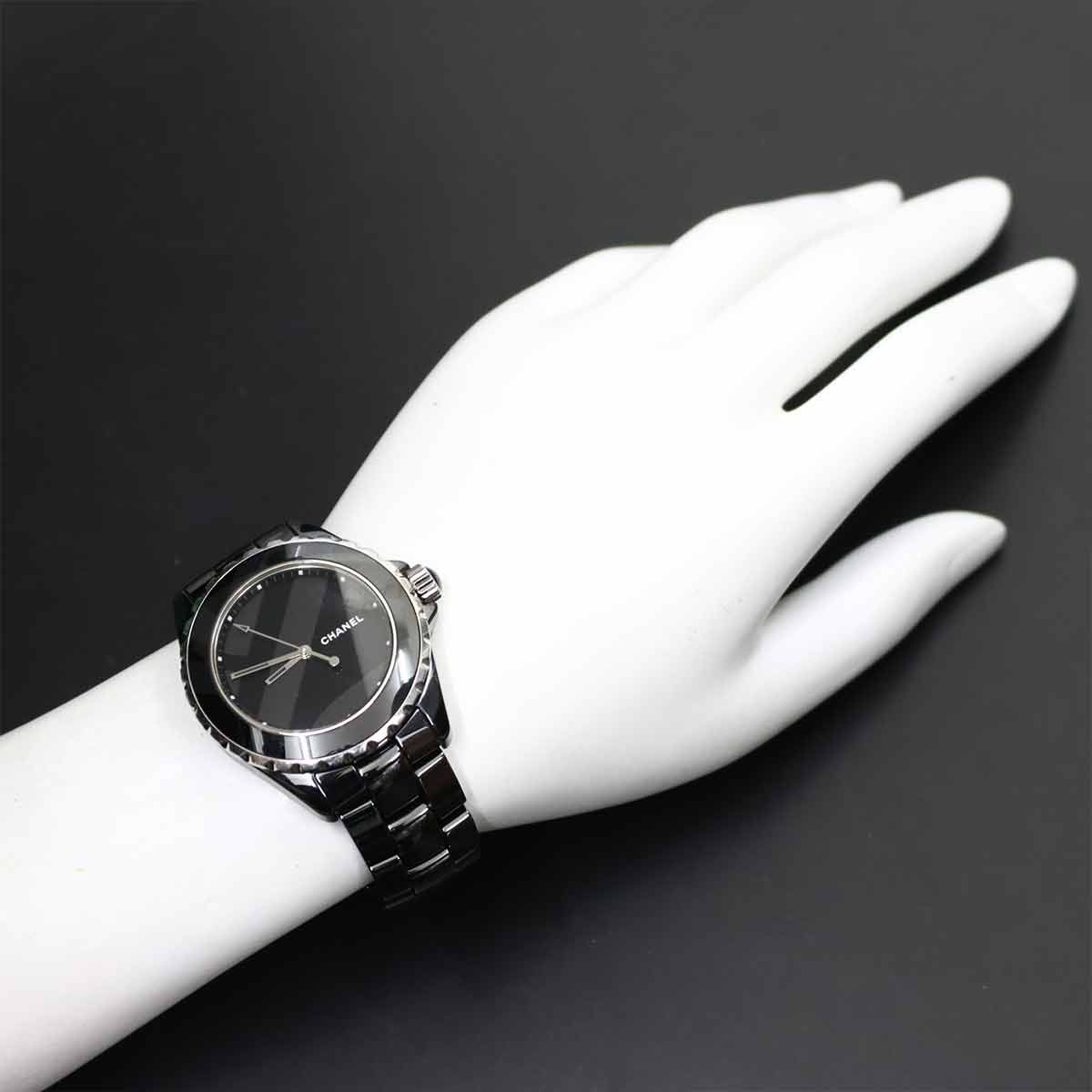 Chanel Untitled 38 Limited to Watch Date Black Ceramic Automatic Winding — view 4