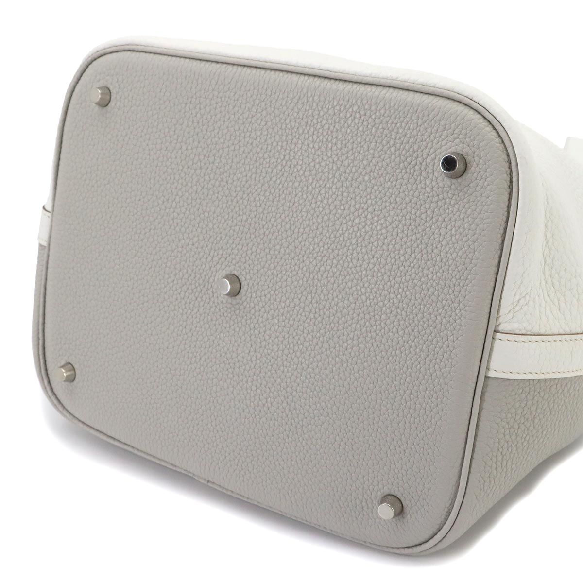Hermes Picotin Lock Kazak 26 GM Hand Bag Taurillon Clemence Blanc Pearl Gray — view 4