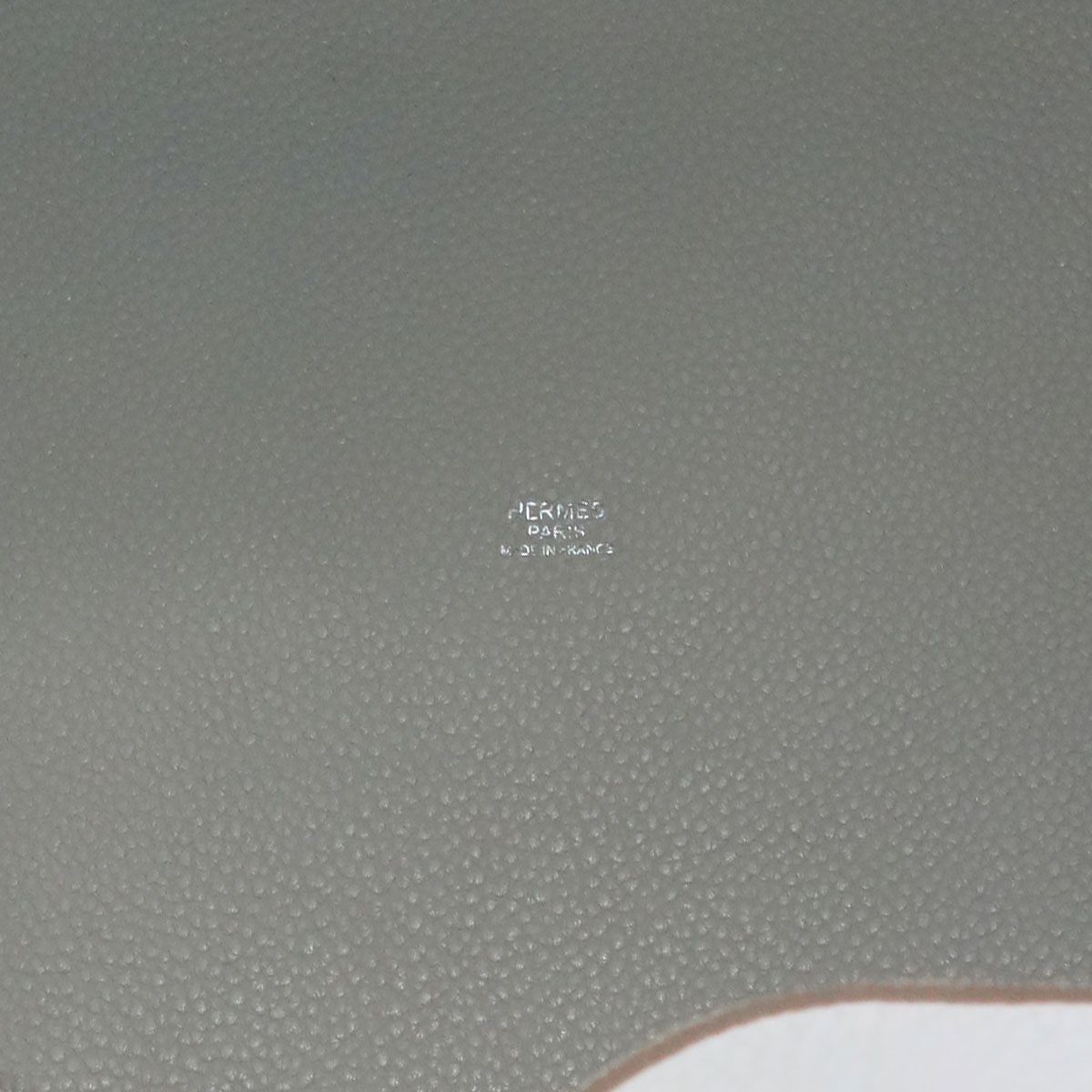 Hermes Picotin Lock Kazak 26 GM Hand Bag Taurillon Clemence Blanc Pearl Gray — view 8