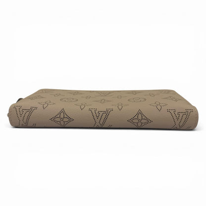 Louis Vuitton Zippy Wallet Mahina Leather Gare Monogram Zip Around — view 4
