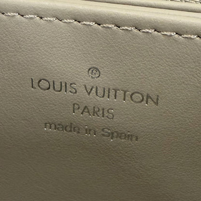 Louis Vuitton Zippy Wallet Mahina Leather Gare Monogram Zip Around — view 8