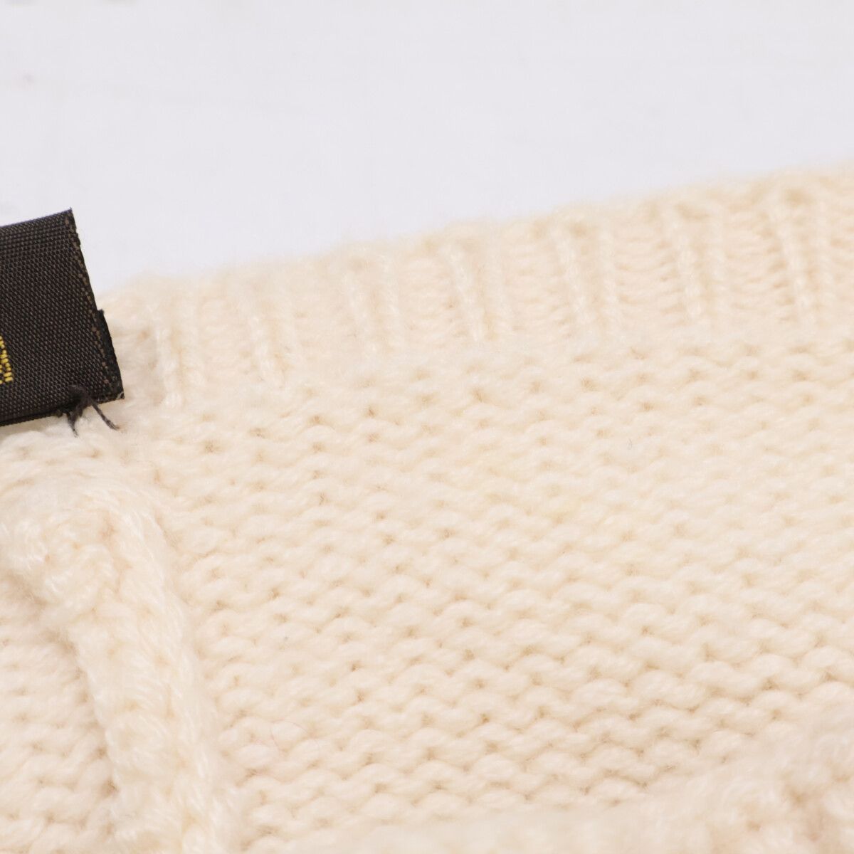 Louis Vuitton Logo Mink Cashmere Knit — view 9