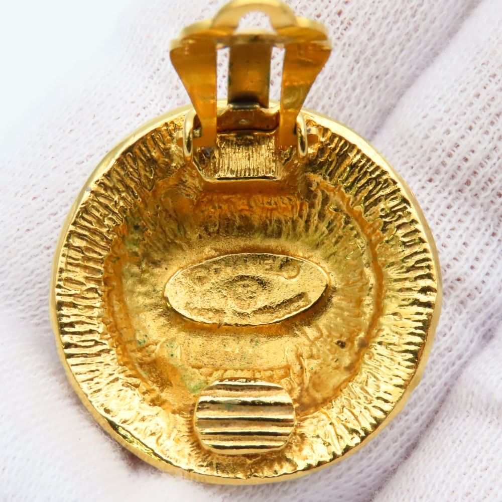 Chanel Earrings CC Logo Metal Gold Plated Vintage — view 5