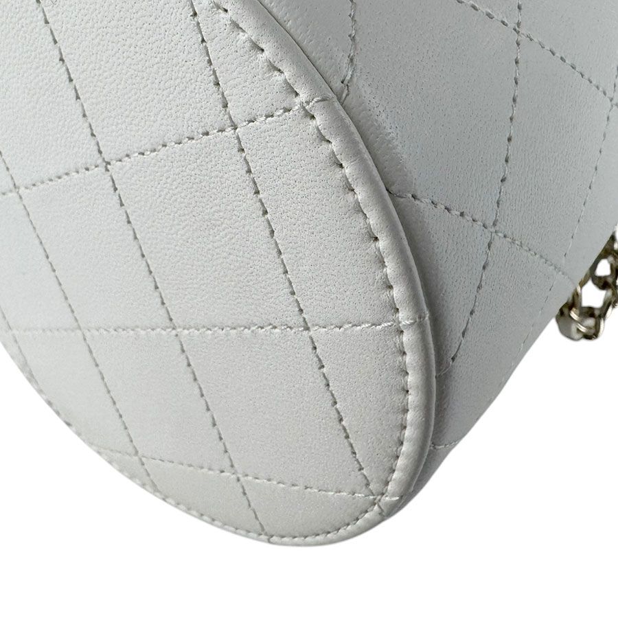 Chanel Shoulder Bag White — view 9