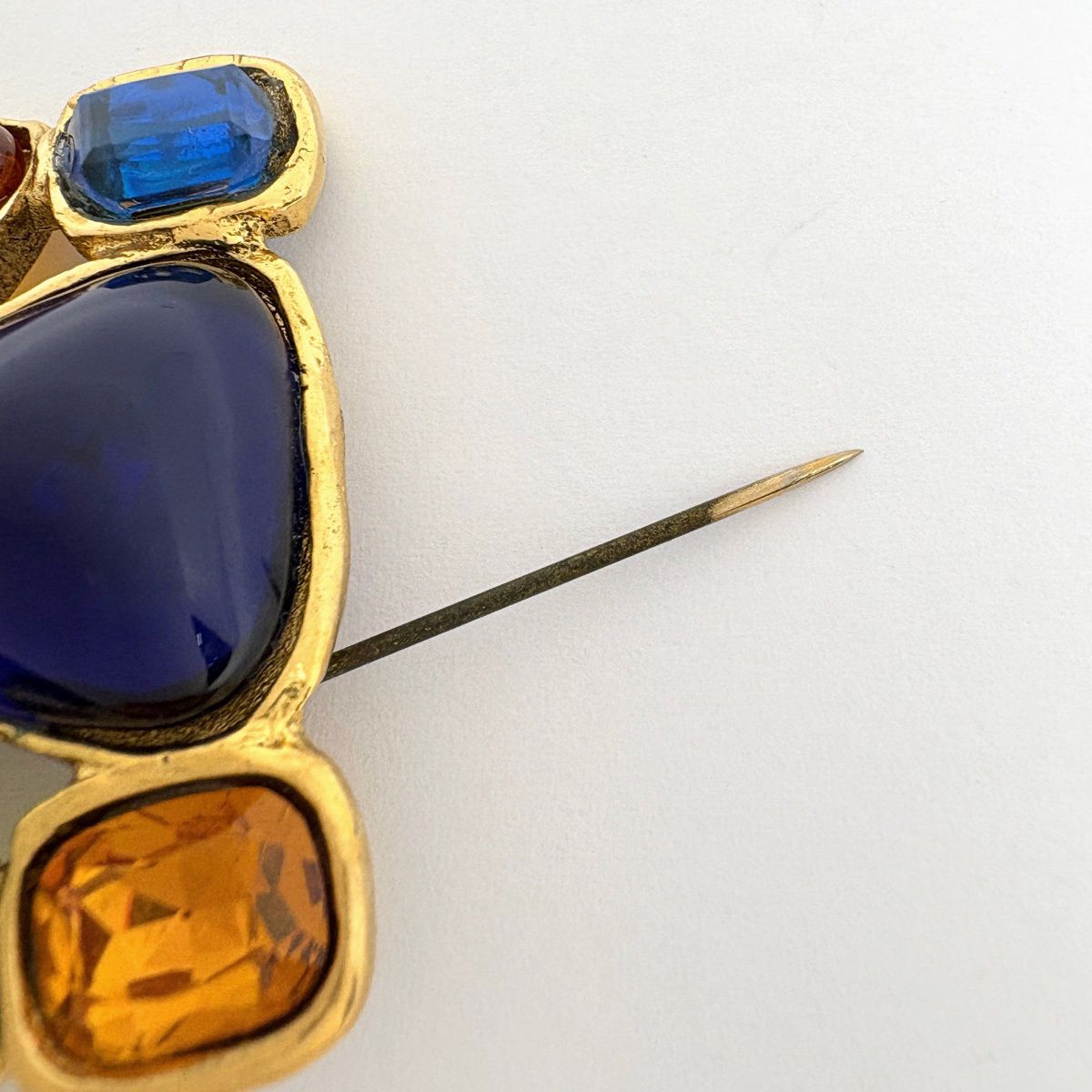Chanel Color Stone Brooch Gripoix Gold Plated — view 4