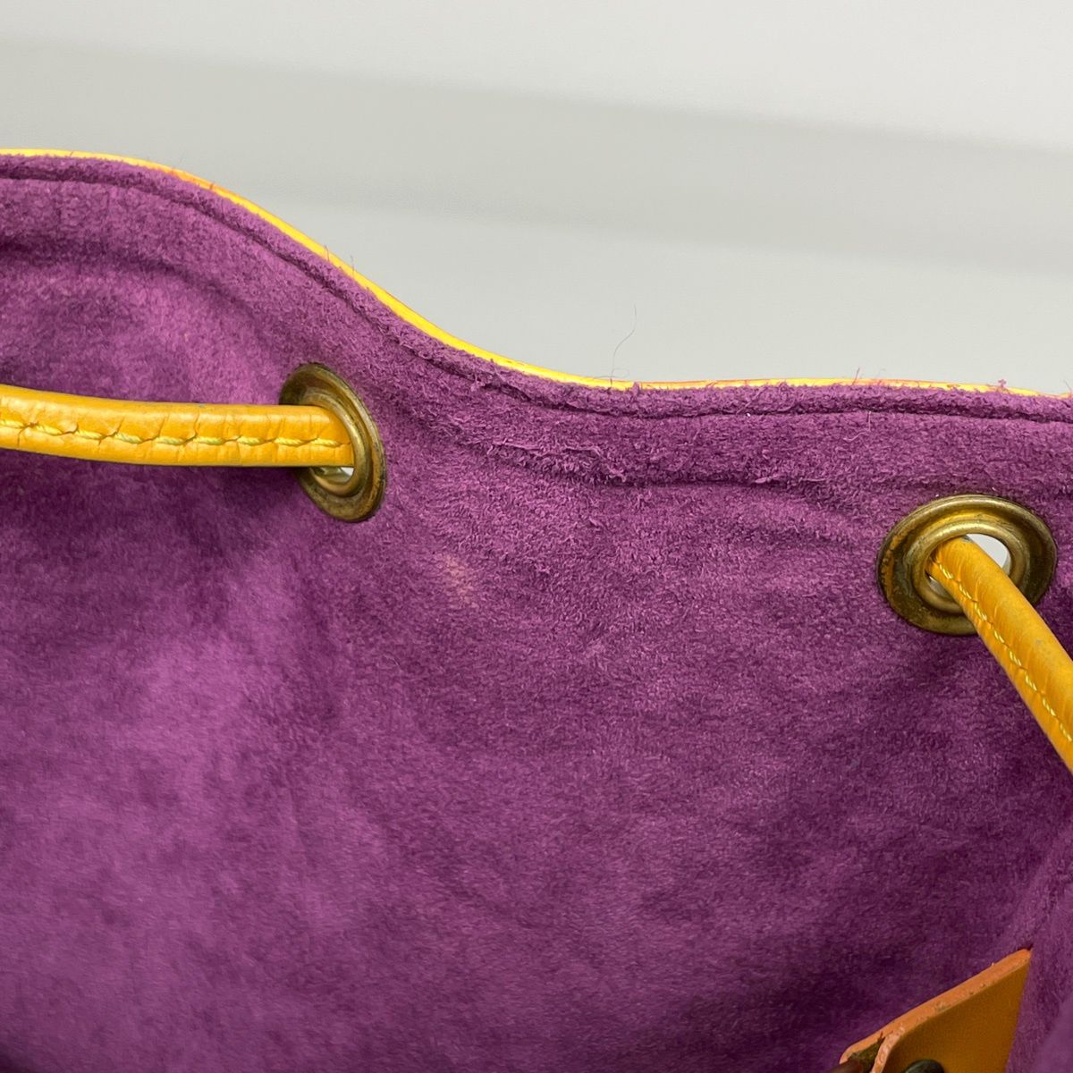 Louis Vuitton Drawstring Shoulder Bag Epi Tassiri Yellow — view 7