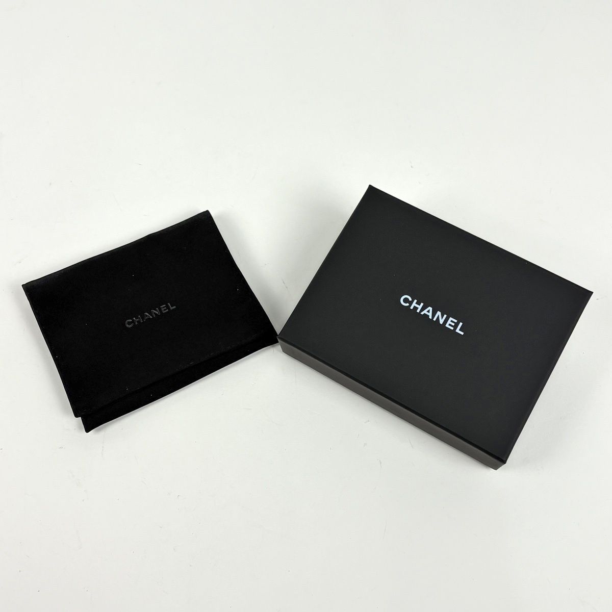 Chanel CC Logo Trifold Wallet Small Caviar Leather Black — view 7