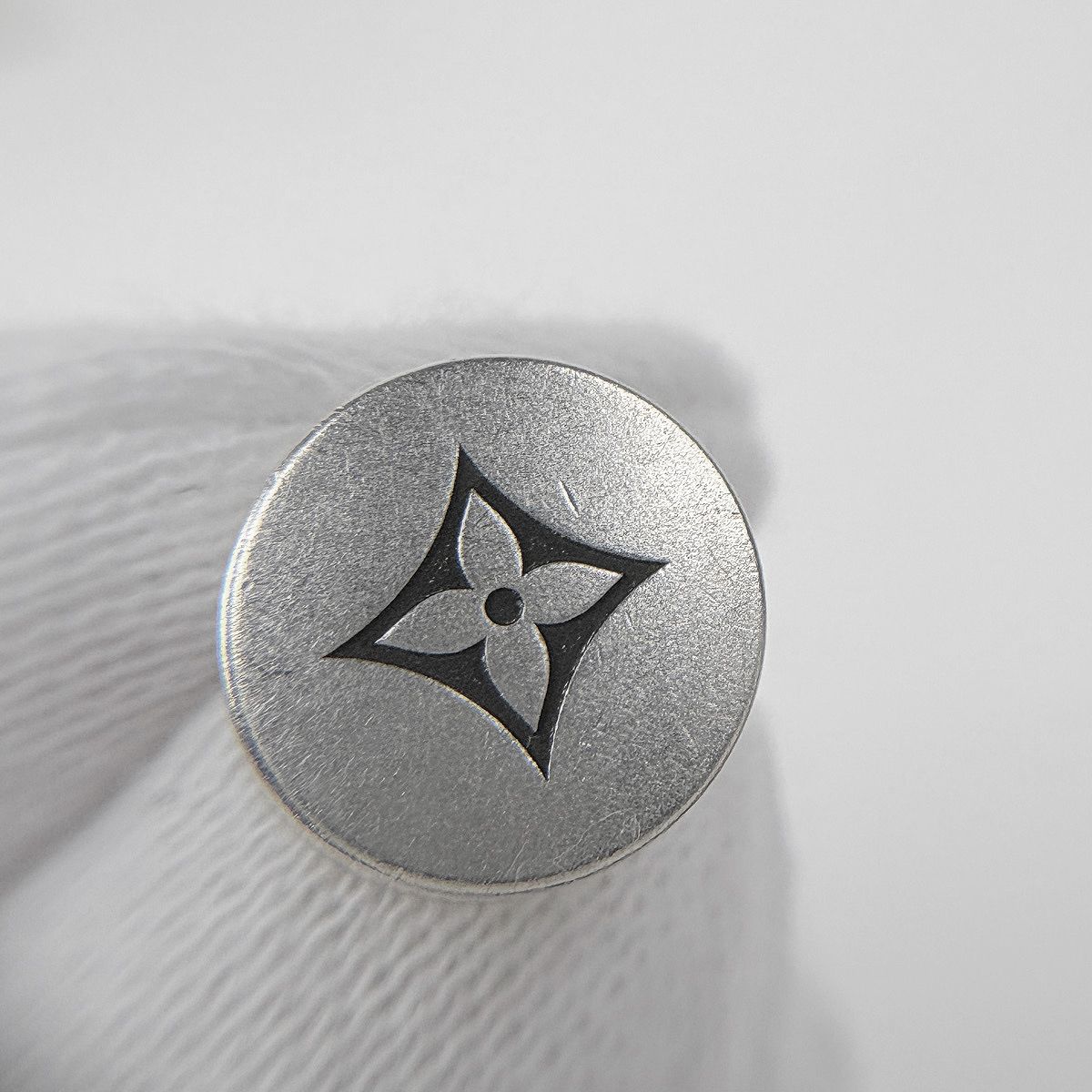 Louis Vuitton LV Terra Earrings 925 Sterling Silver — view 4