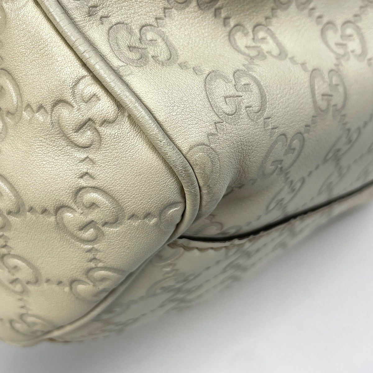 Gucci Guccissima Ski Handbag Shimarais the Ivory — view 3