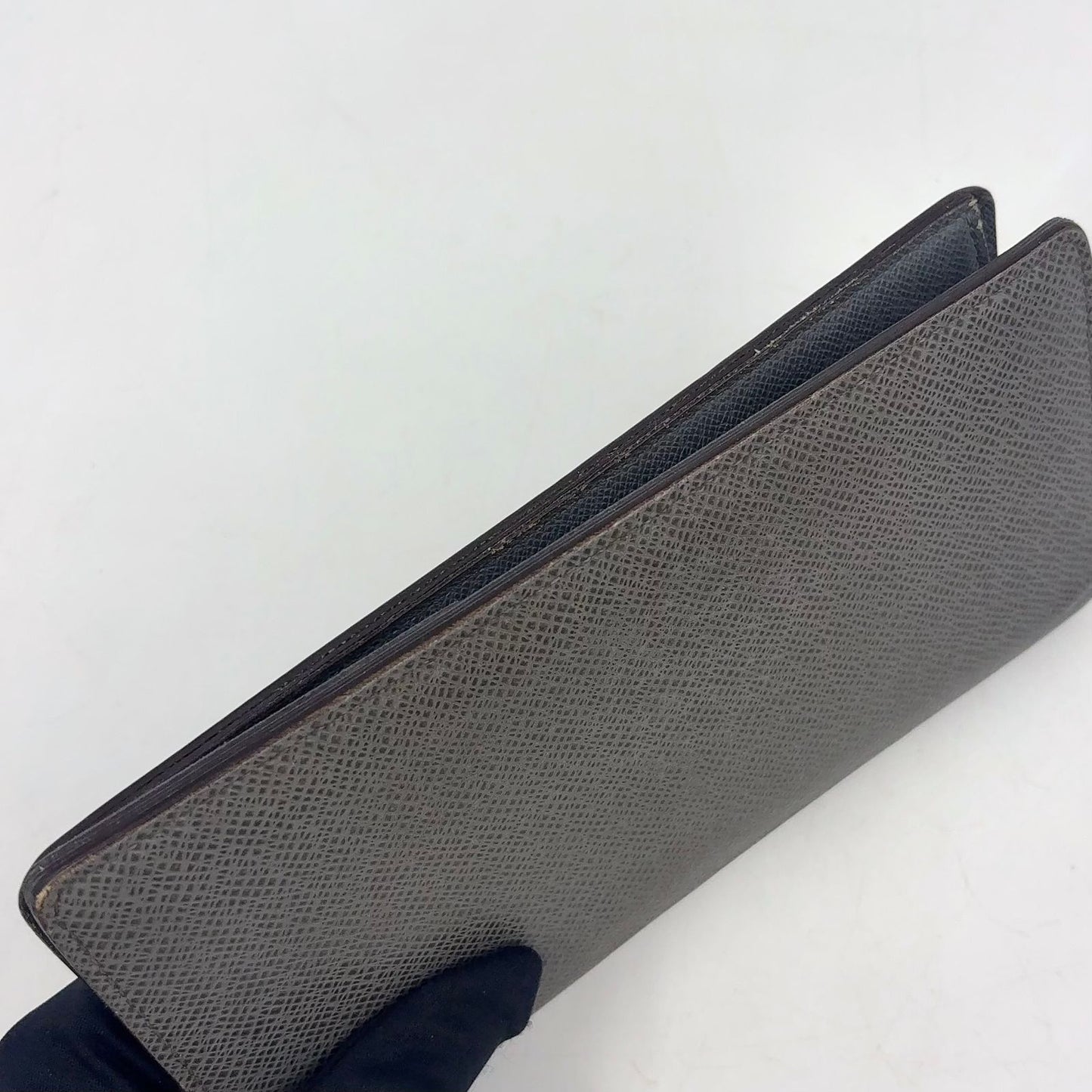 Louis Vuitton Portefeuille Brazza Taiga Boreal Leather Dark Navy Bifold Wallet — view 7