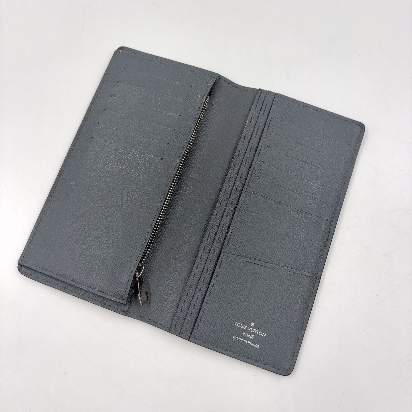 Louis Vuitton Portefeuille Brazza Taiga Boreal Leather Dark Navy Bifold Wallet — view 3