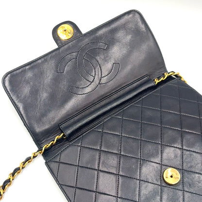 Chanel Quilted Unknown Lambskin Black Chain Shoulder Bag Gold — view 9