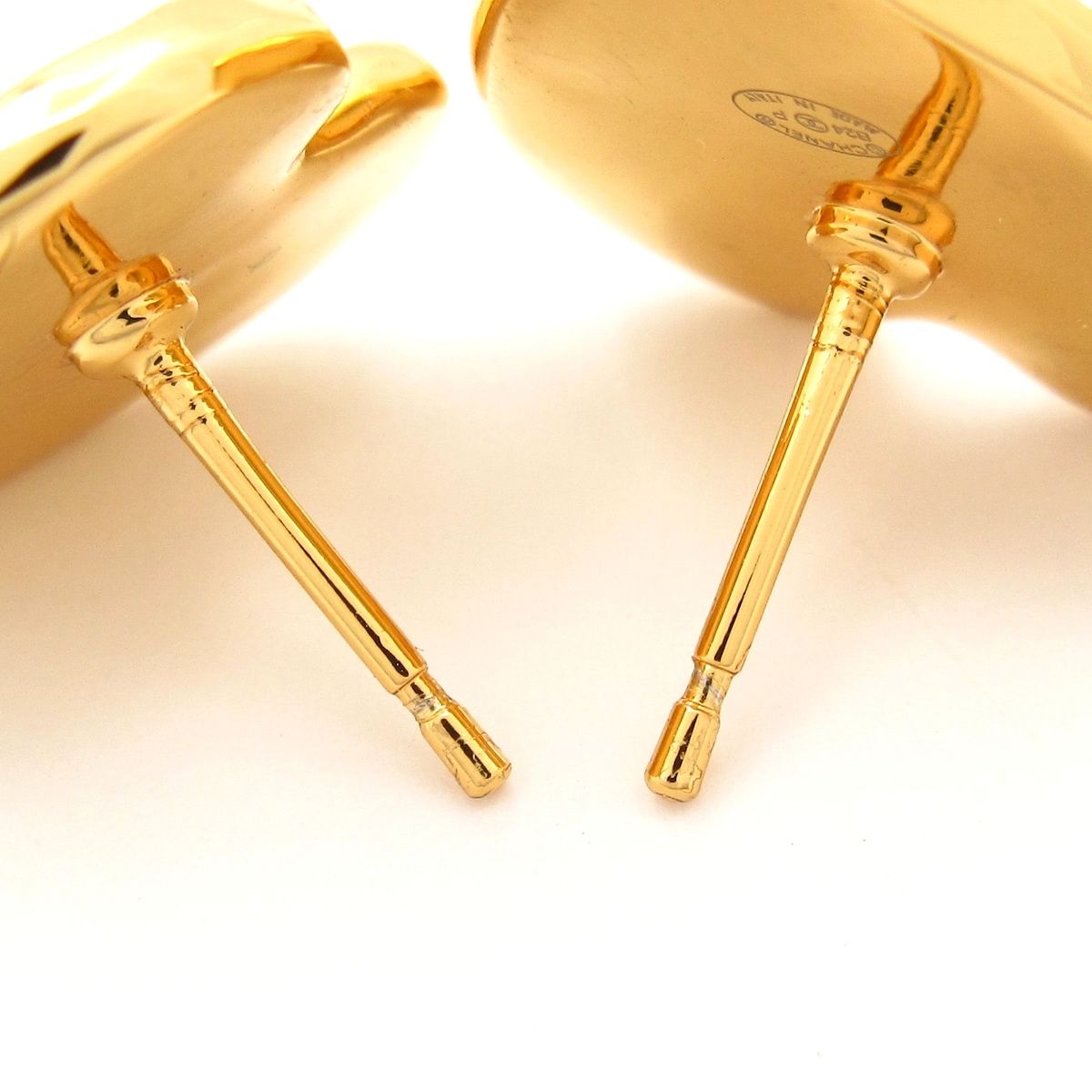 Chanel Earrings CC Logo Gold — view 4