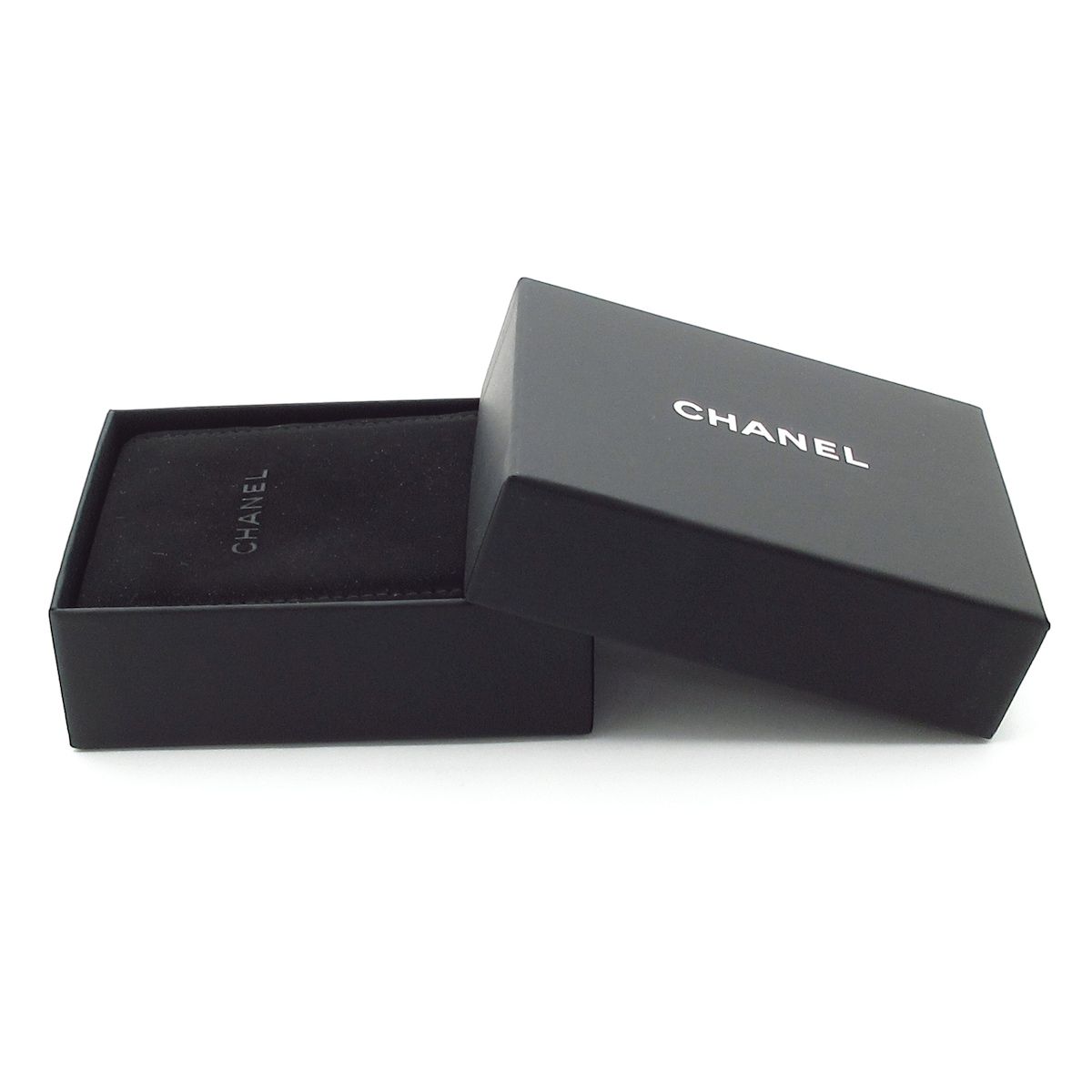 Chanel Necklace Quilted Leather White Gold Black — view 8