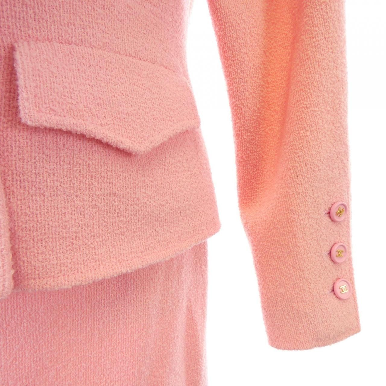 Chanel Vintage Suit Pink — view 6