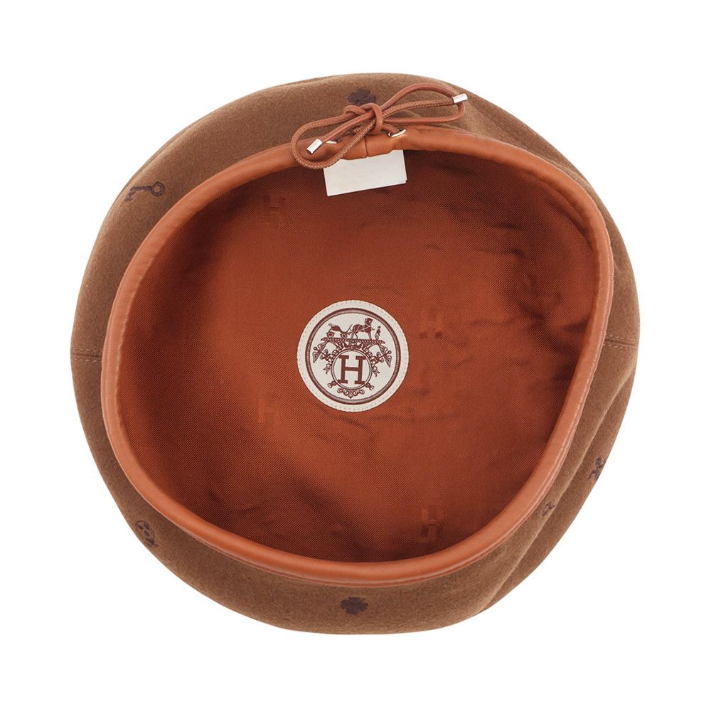 Hermes Beret Saint Honore Charm Embroidery Cashmere 58 — view 5