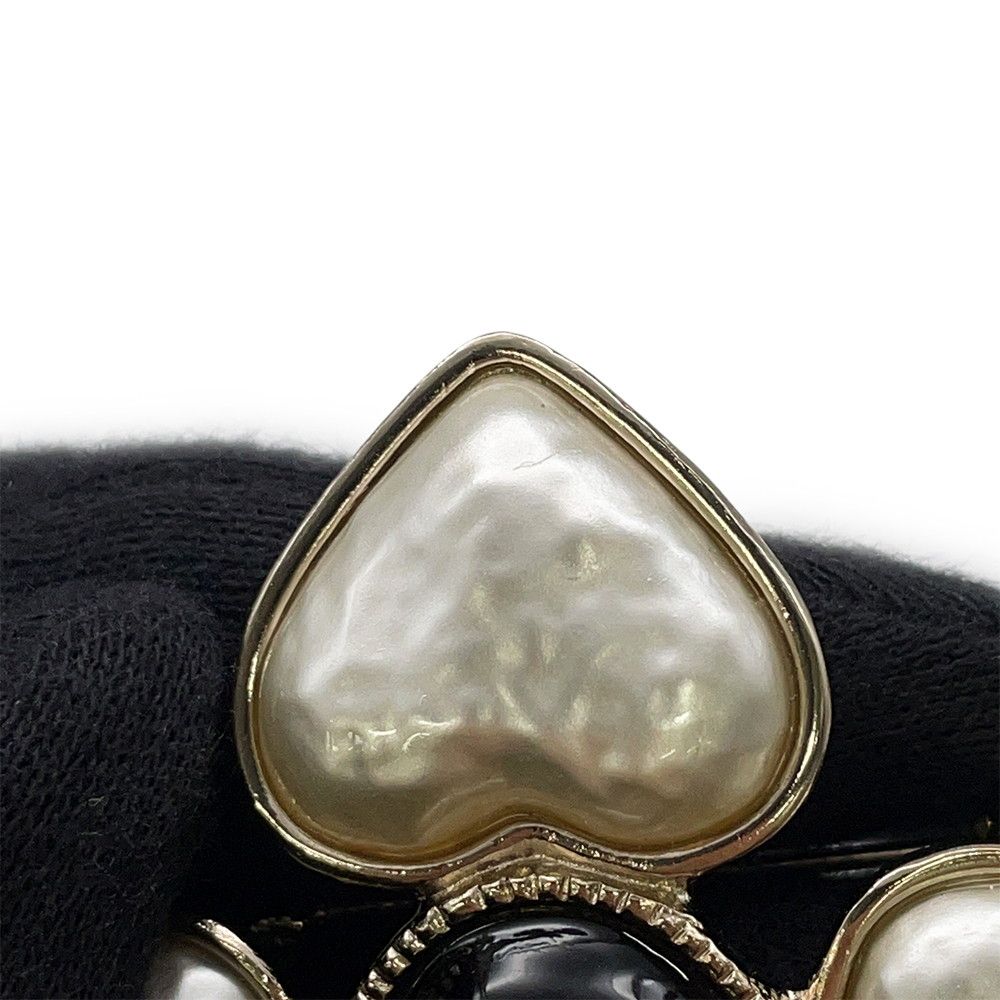 Chanel Brooch CC Logo Heart Faux Pearl 22 — view 5