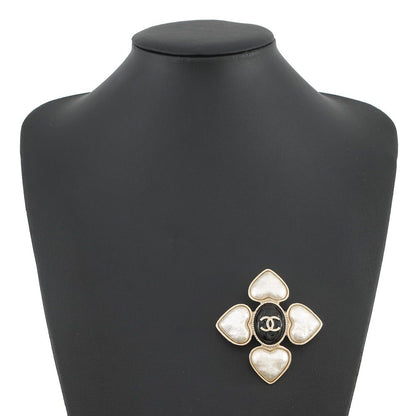 Chanel Brooch CC Logo Heart Faux Pearl 22 — view 4