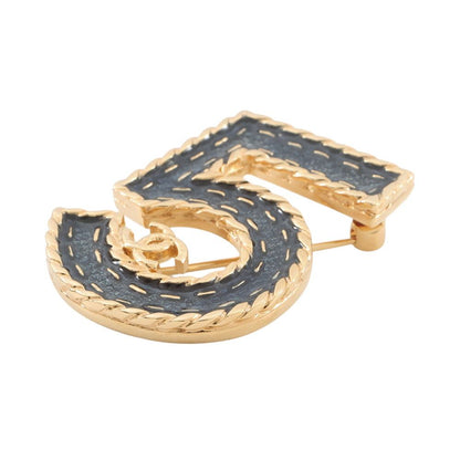 Chanel Brooch Gold — view 2