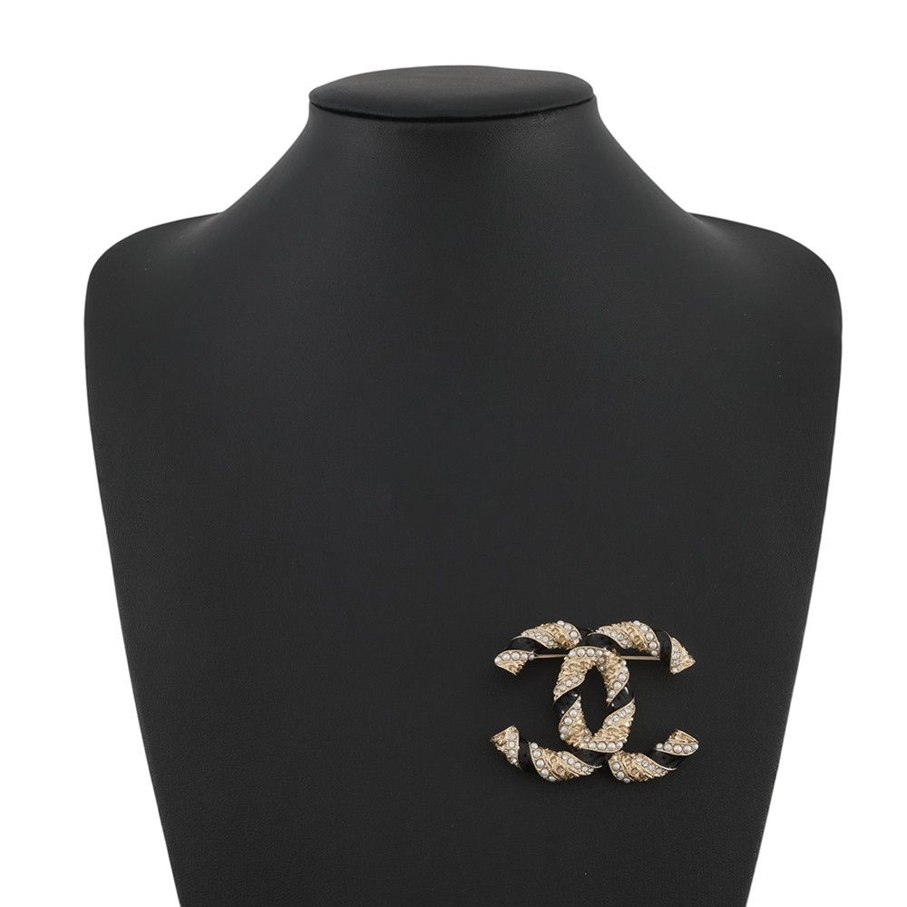 Chanel Brooch CC Logo Rhinestone Faux Pearl — view 4