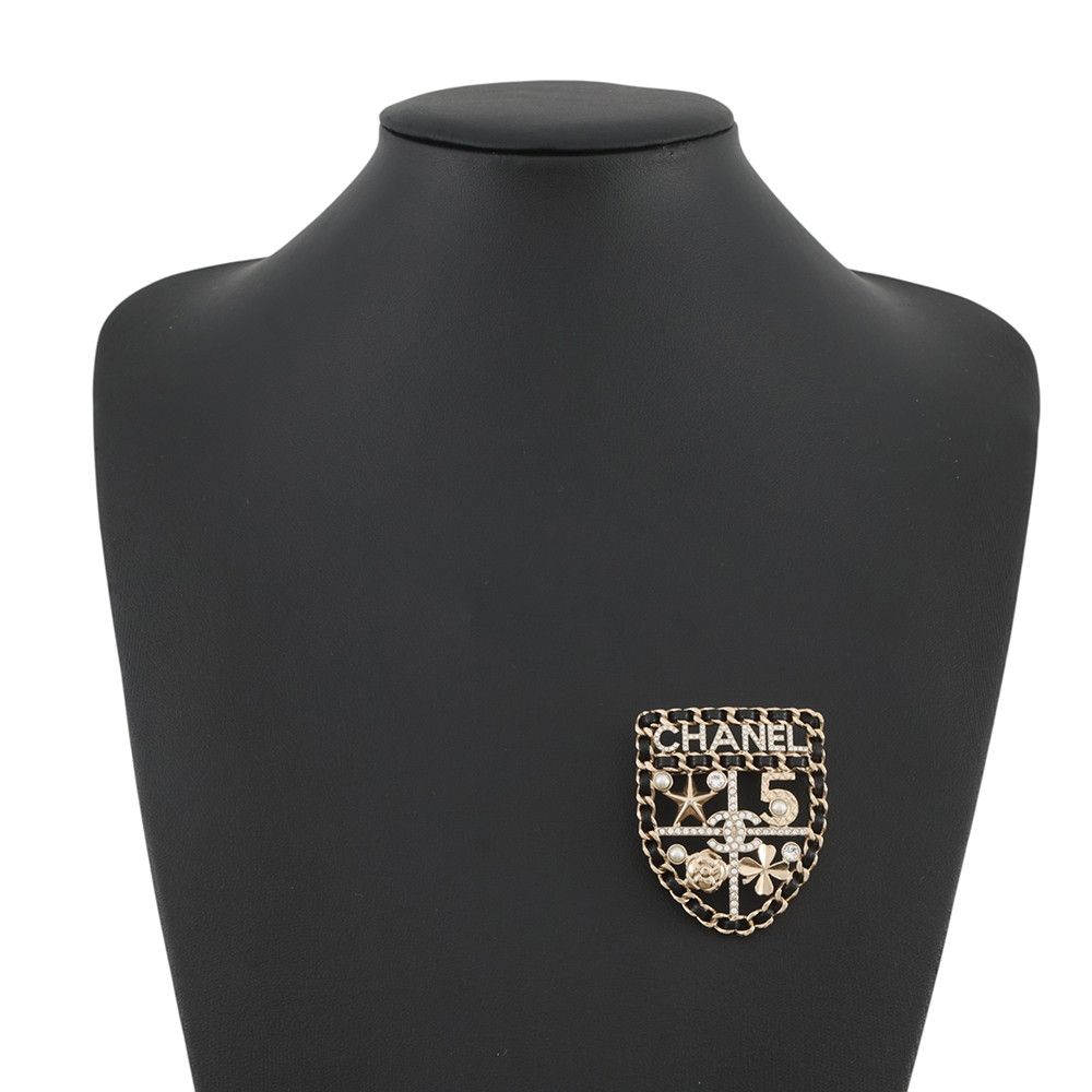 Chanel Brooch CC Logo Emblem Icon Rhinestone Faux Pearl 21 — view 4