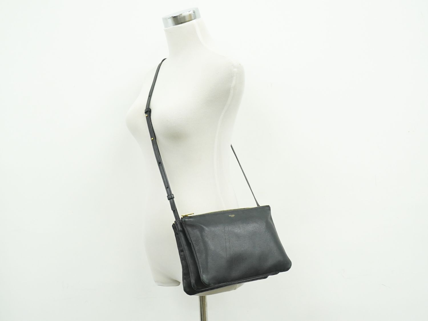 Celine Trio Large Shoulder Bag Pochette Leather Black — view 6