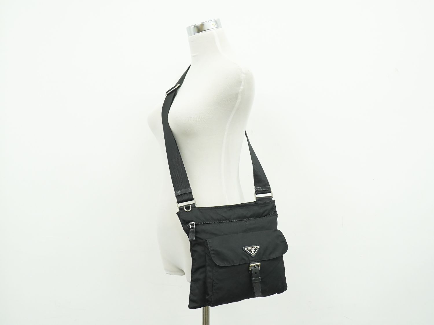 Prada Nylon Shoulder Bag Pochette Black — view 6