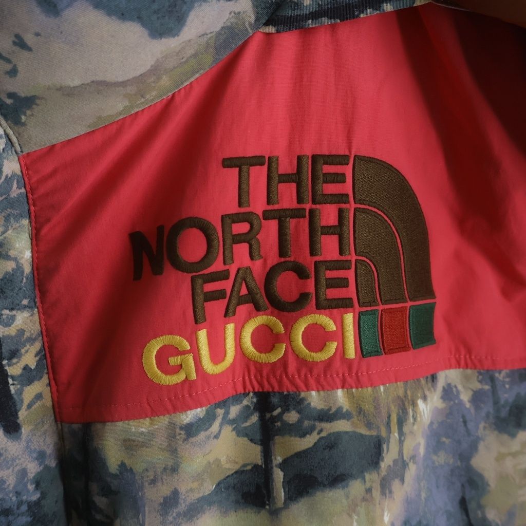 Gucci Logo Embroidery Forest Print All Over Pattern Hooded Down Jacket Beige — view 5