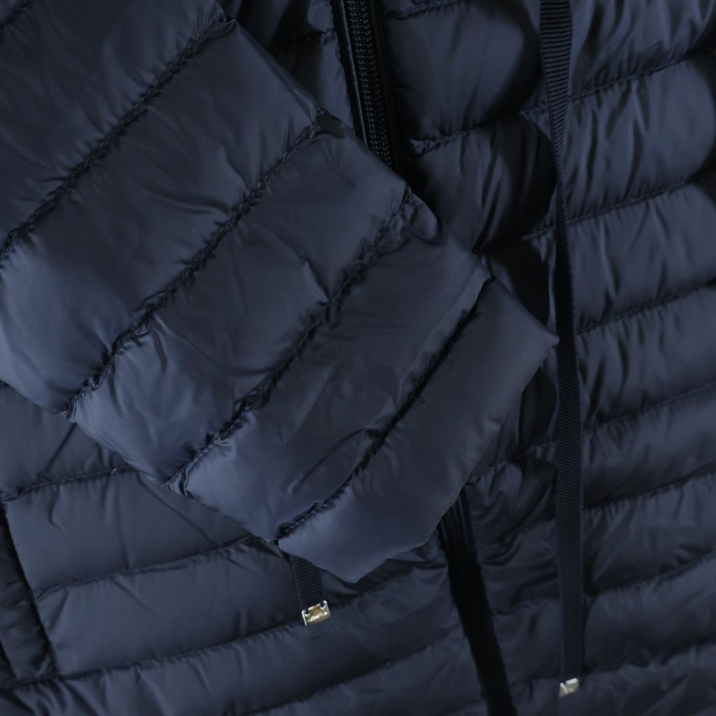 Moncler Barbel Giubbotto Down Coat Navy — view 6