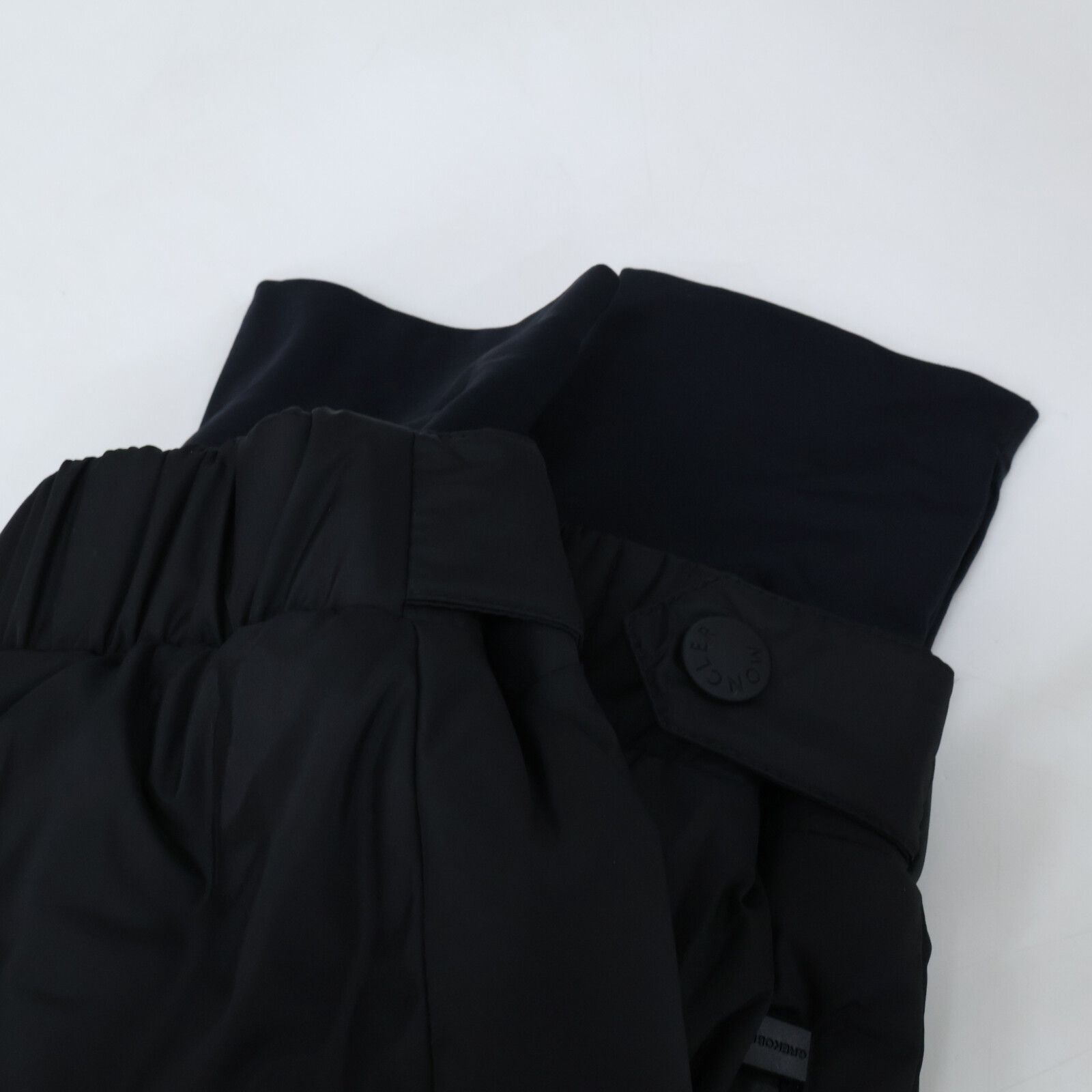 Moncler Grenoble Isorno Hoodie Down Jacket Suki — view 9