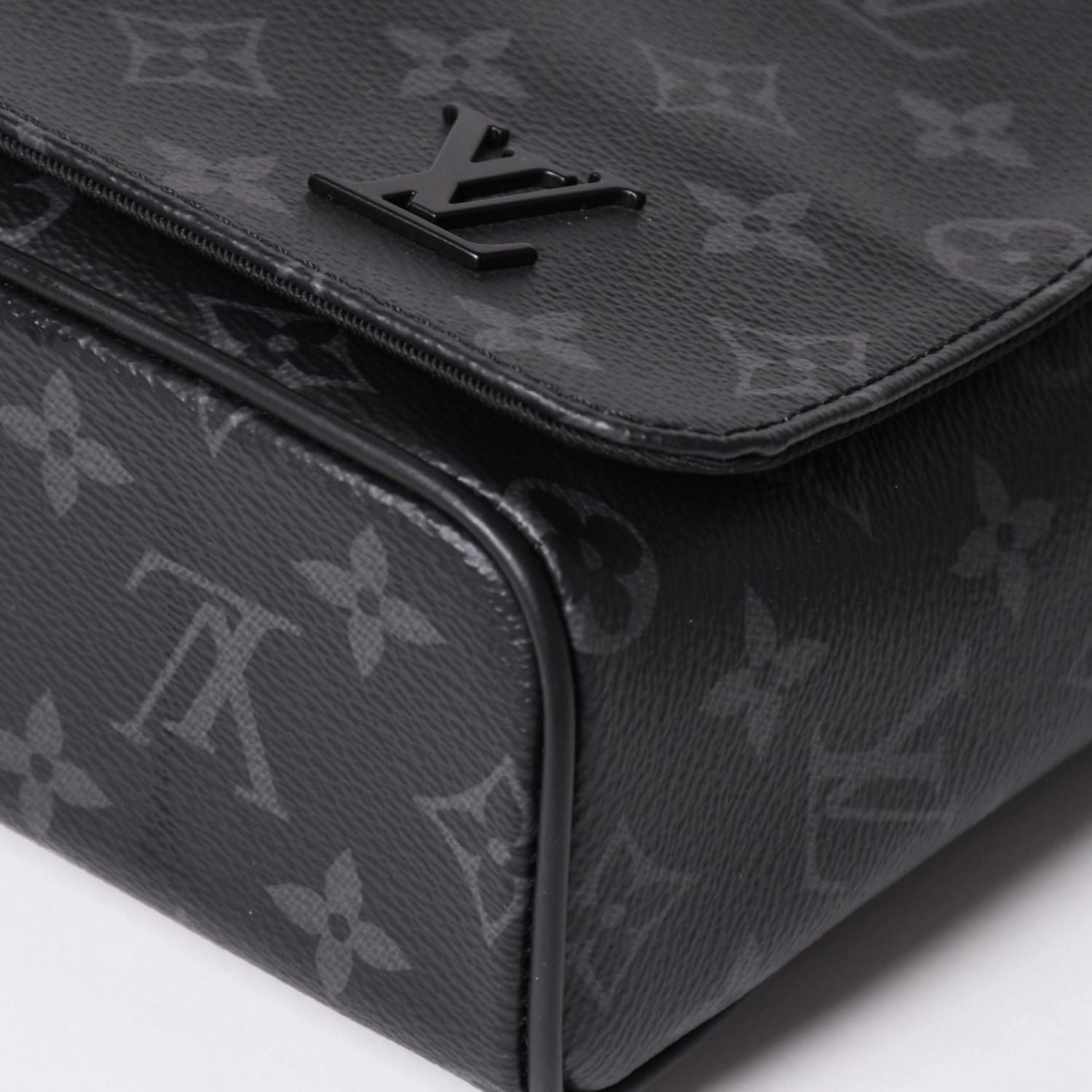Louis Vuitton District PM Shoulder Bag Monogram Eclipse Canvas — view 8