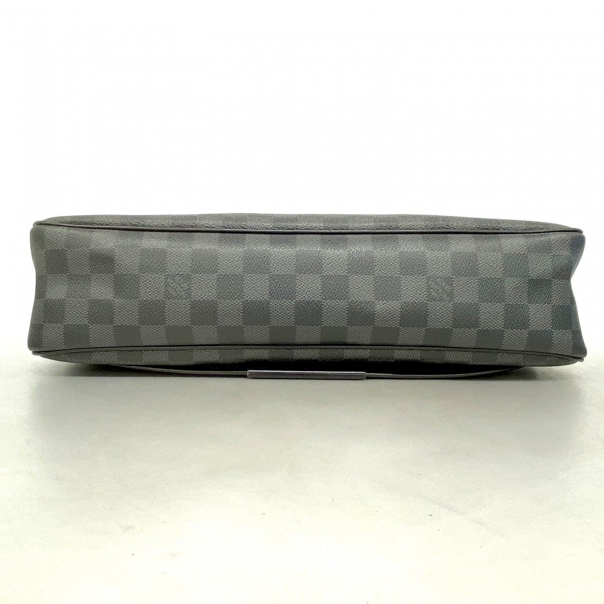 Louis Vuitton Shoulder Bag Damier Graphite Daniel GM Black — view 3