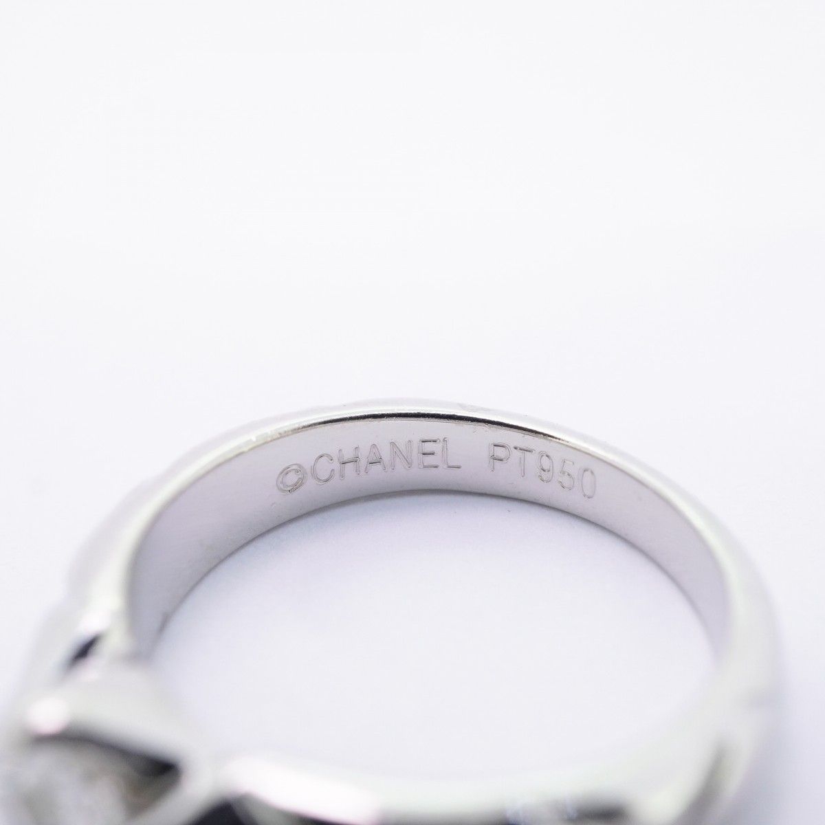 Chanel Ring Quilted Platinum Diamond — view 4