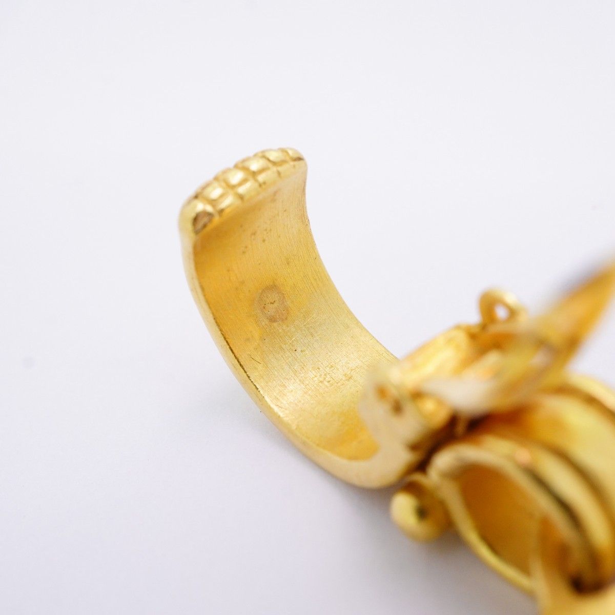 Chanel Earrings Vintage CC Logo Heart Motif Gold Plated — view 7
