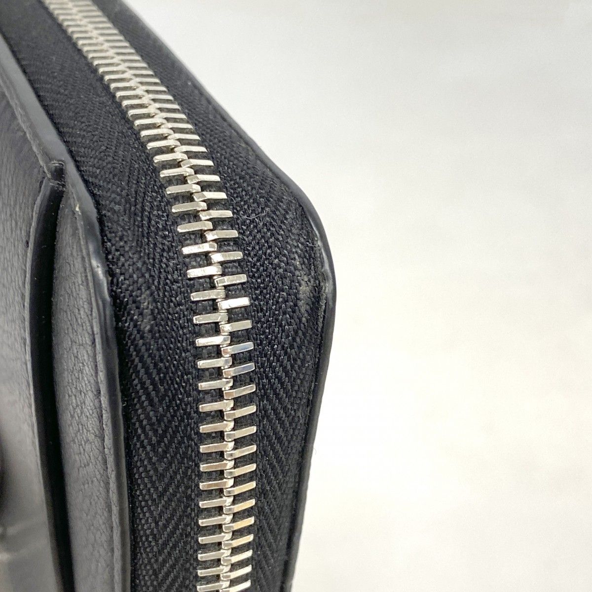 Louis Vuitton Wallet Zippy Lockme Noir — view 5