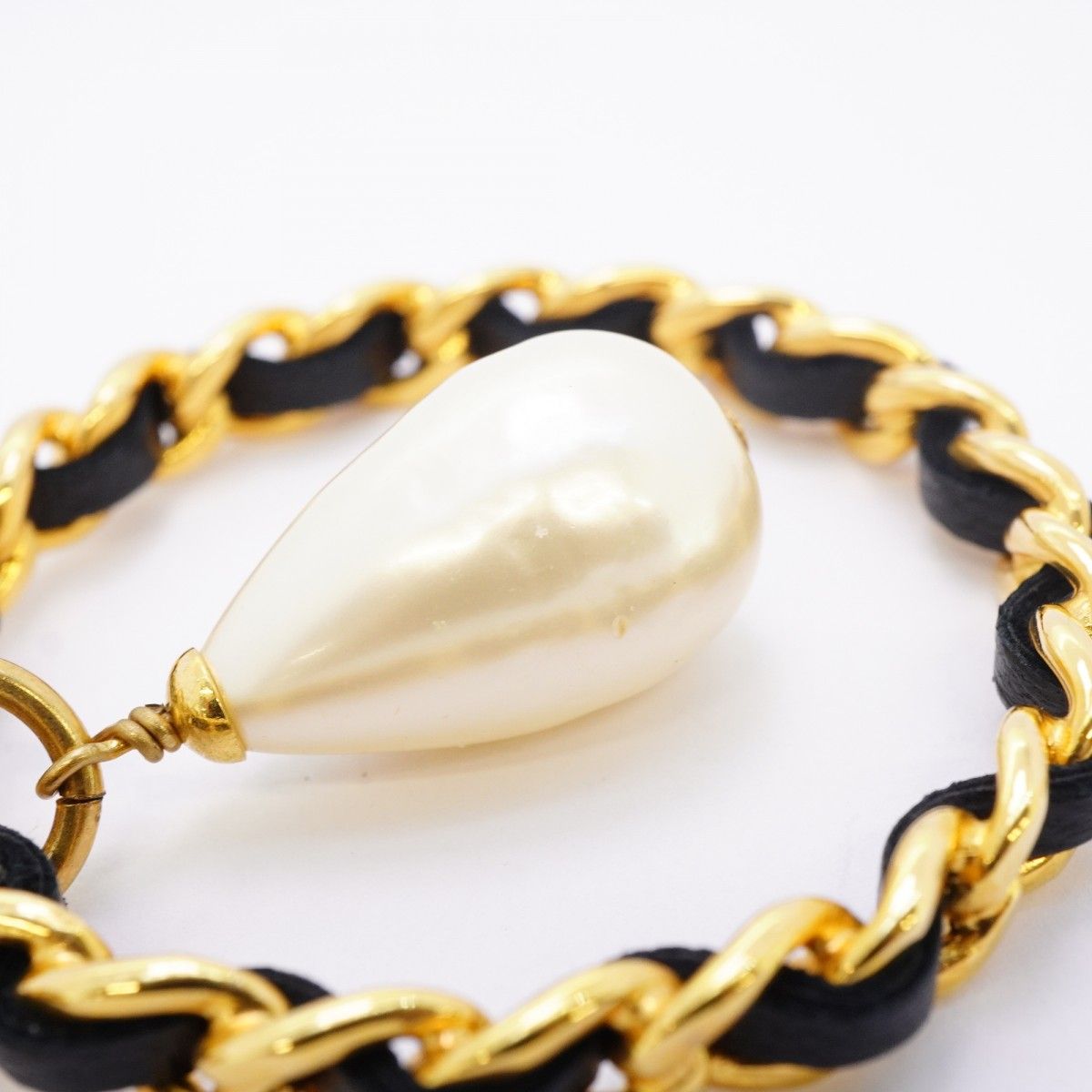 Chanel Earrings Vintage CC Logo Gold Plated Faux Pearl Black Cles Diss — view 7