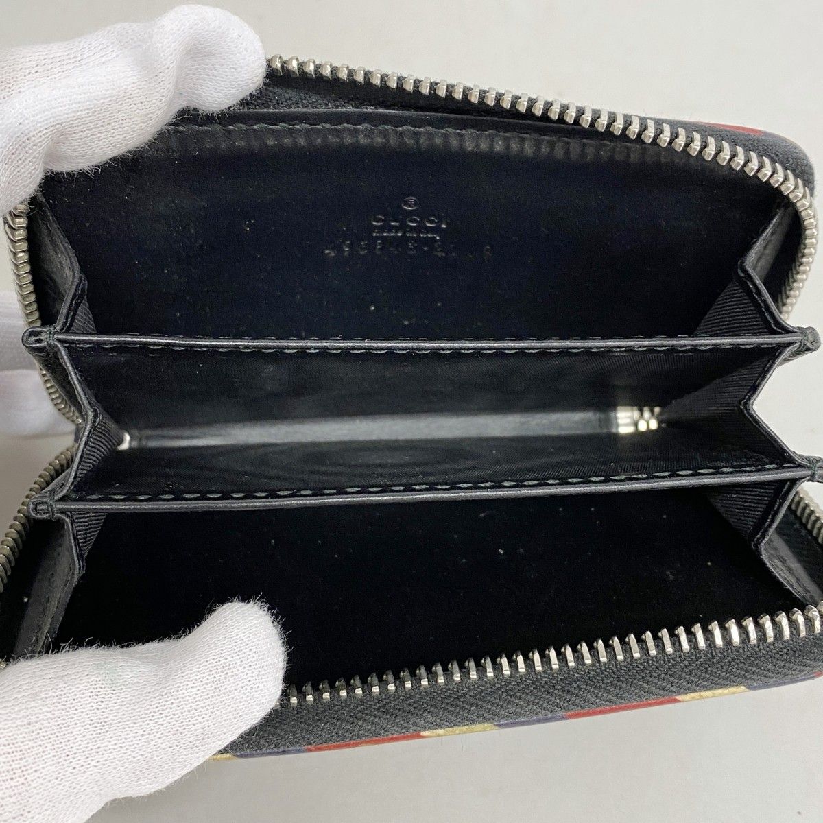 Gucci Coin Case GG Supreme Black Silver — view 3