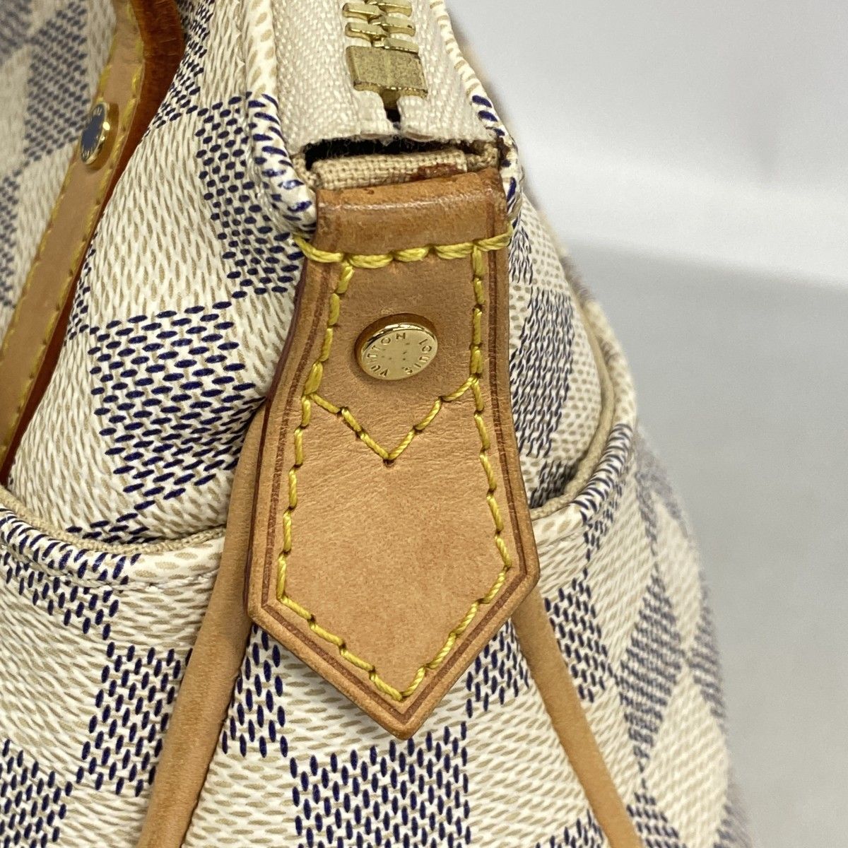 Louis Vuitton Tote Damier Azur Figheri PM White — view 7
