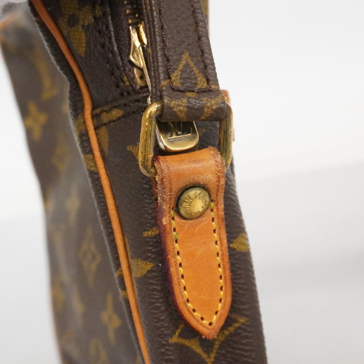 Louis Vuitton Shoulder Bag Monogram Danube Brown — view 9
