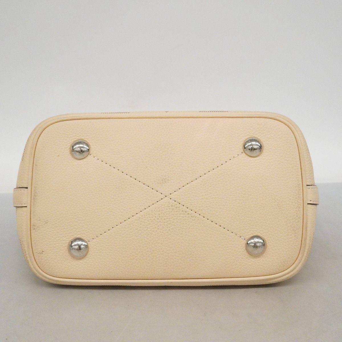 Louis Vuitton Handbag Mahina Blossom PM Cream — view 3