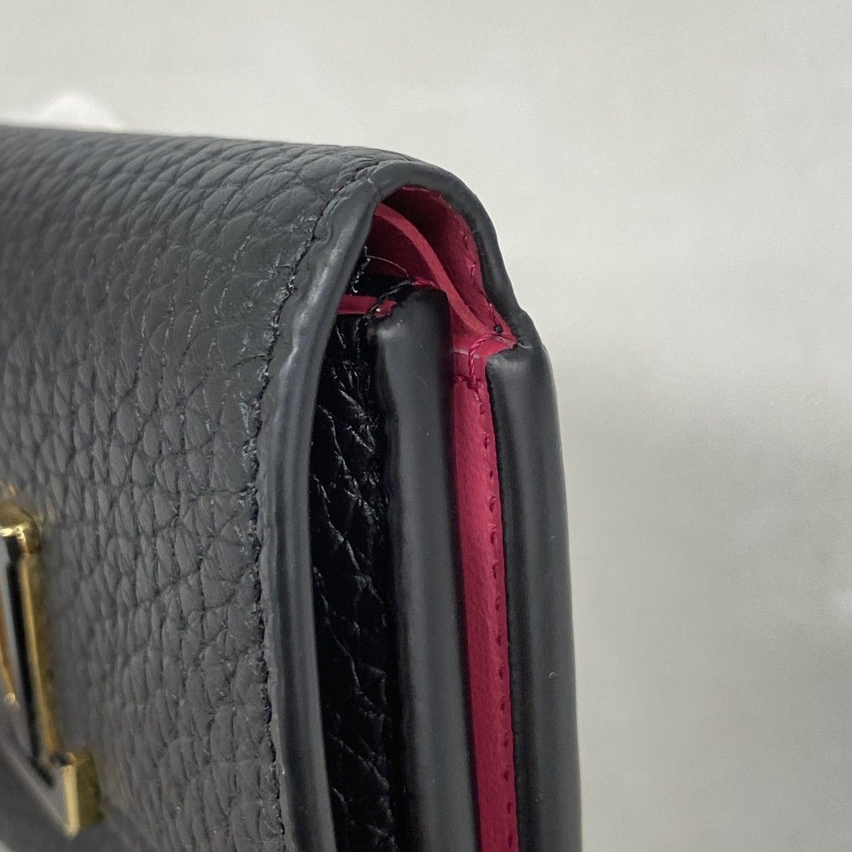 Louis Vuitton Trifold Wallet Taurillon Portefeuille Capucines XS Noir — view 5