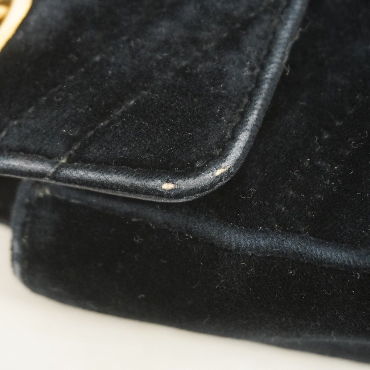 Gucci Shoulder Bag GG Marmont Suede Black Gold — view 8