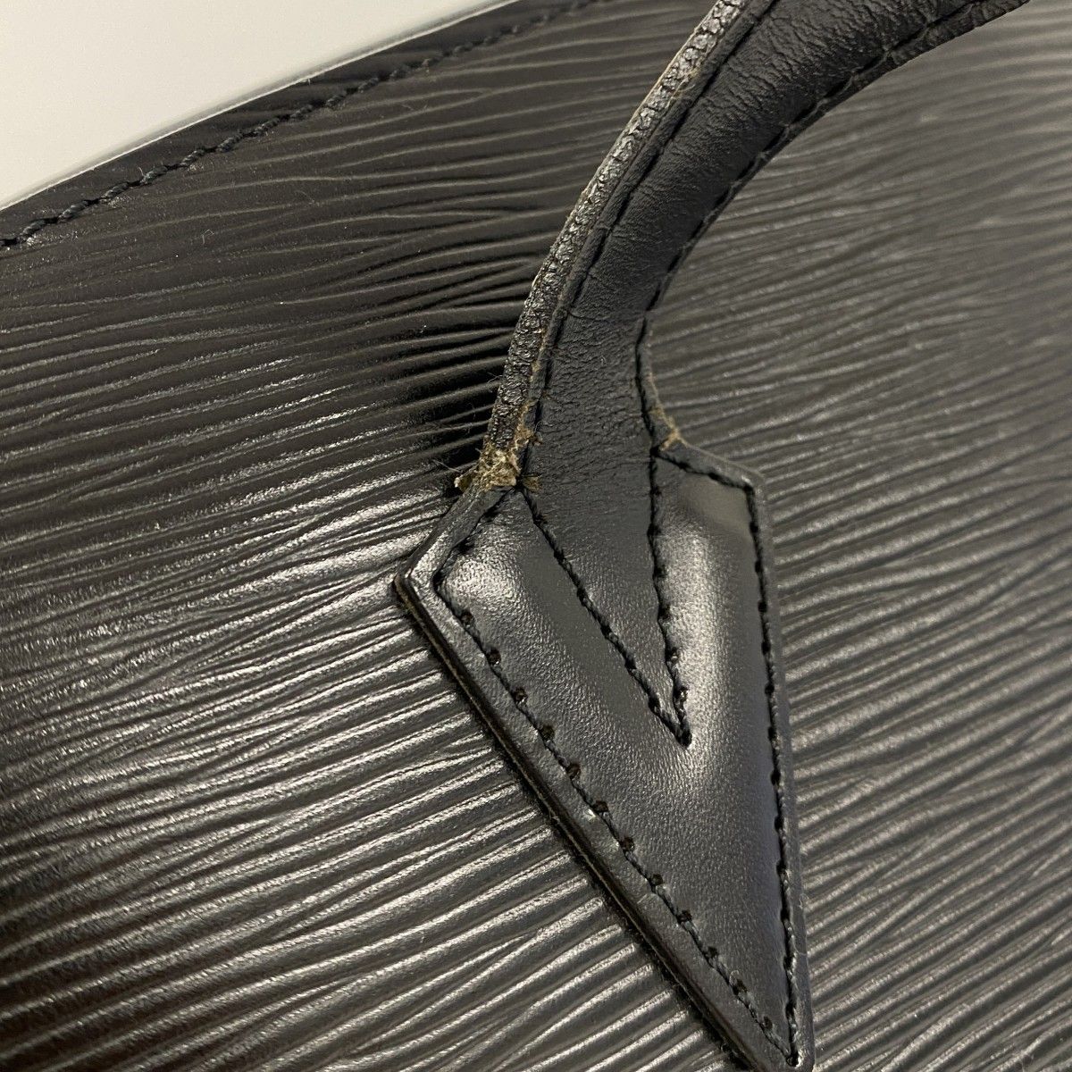 Louis Vuitton Shoulder Bag Epi Saint Jacques Shopping Noir — view 8