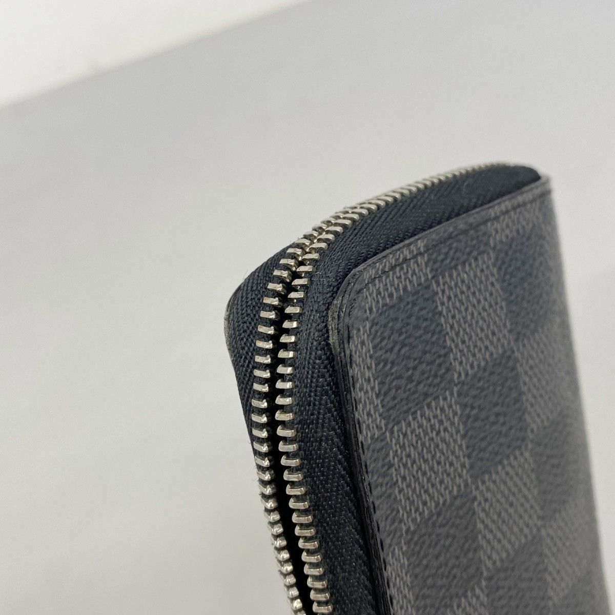 Louis Vuitton Coin Case Damier Graphite Zippy Purse Black Gray — view 5