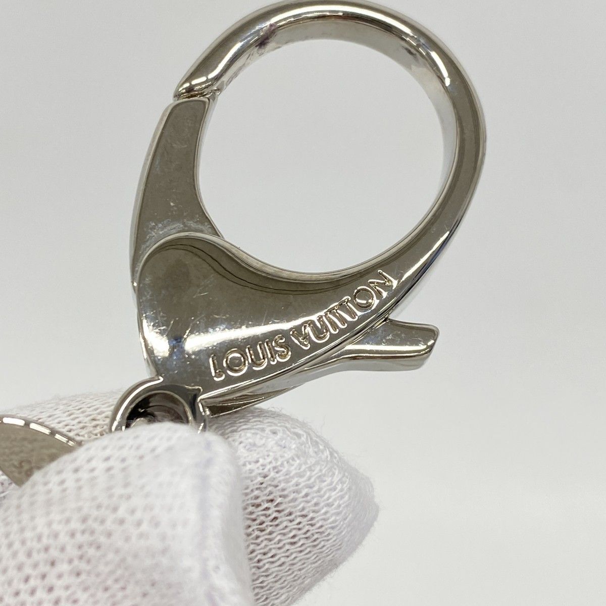 Louis Vuitton Key Holder Charm Epi Bijou Sac Four le Doux Yvoire — view 3