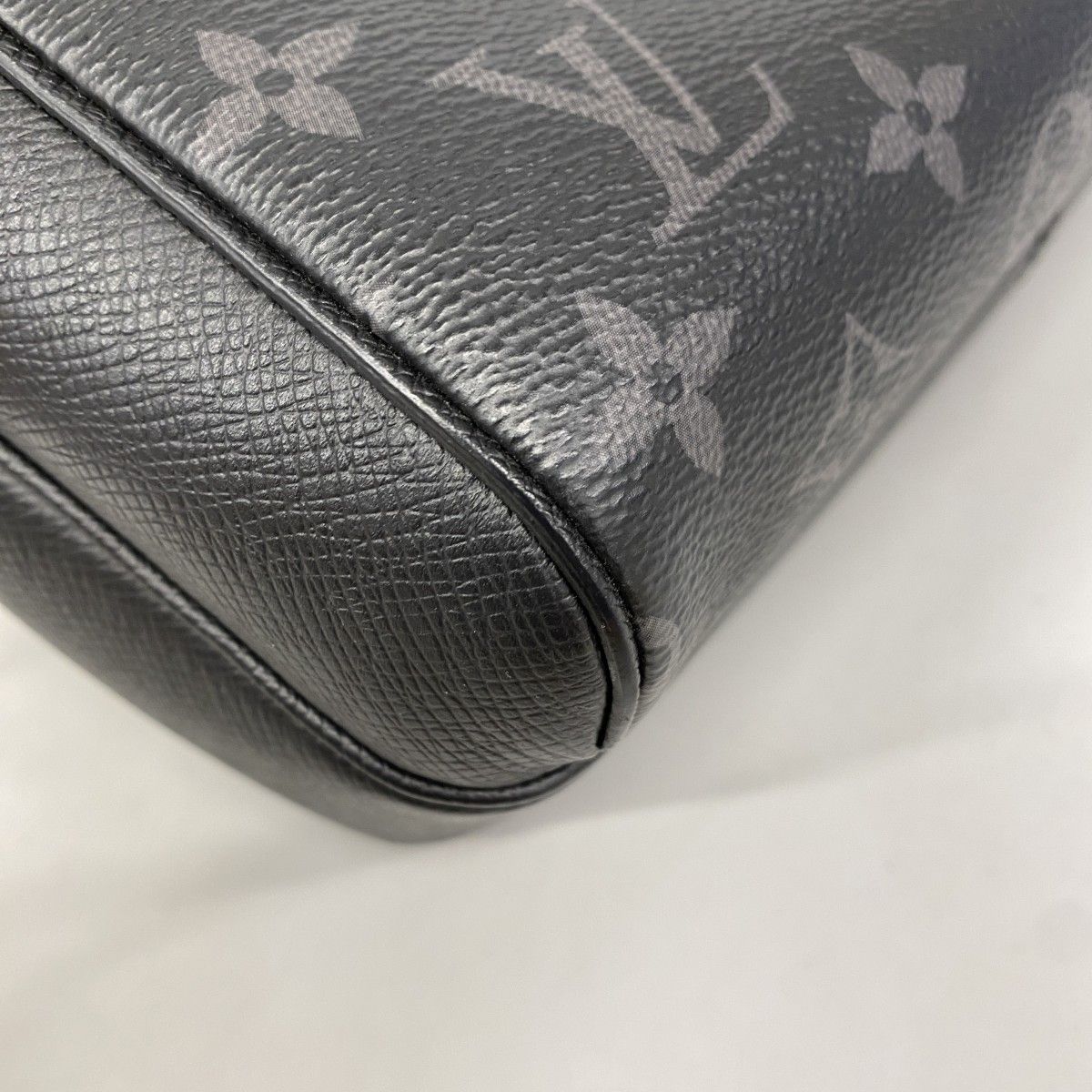 Louis Vuitton Shoulder Bag Taigarama Outdoor Messenger PM Black — view 6