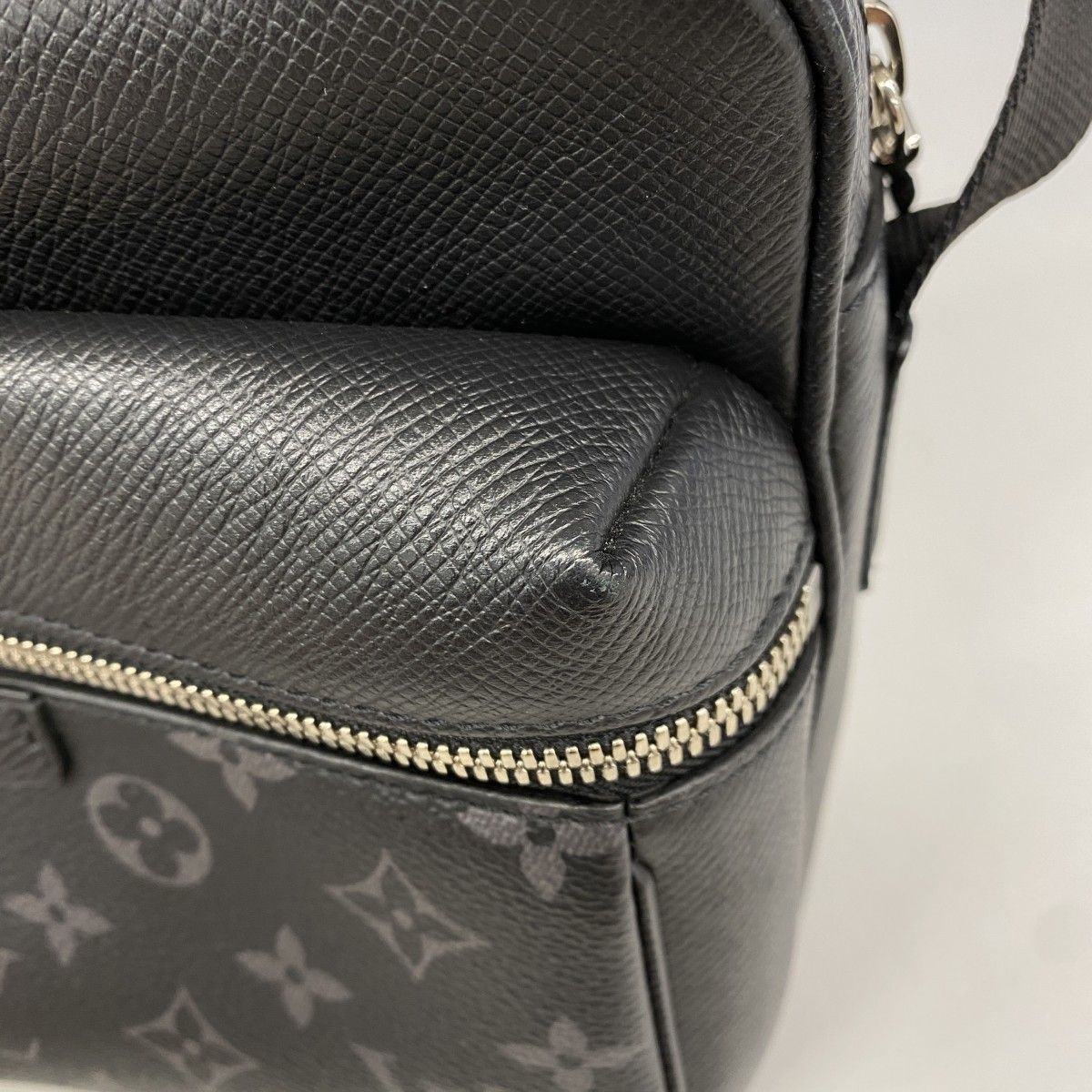 Louis Vuitton Shoulder Bag Taigarama Outdoor Messenger PM Black — view 7