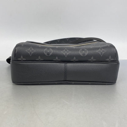 Louis Vuitton Shoulder Bag Taigarama Outdoor Messenger PM Black — view 3