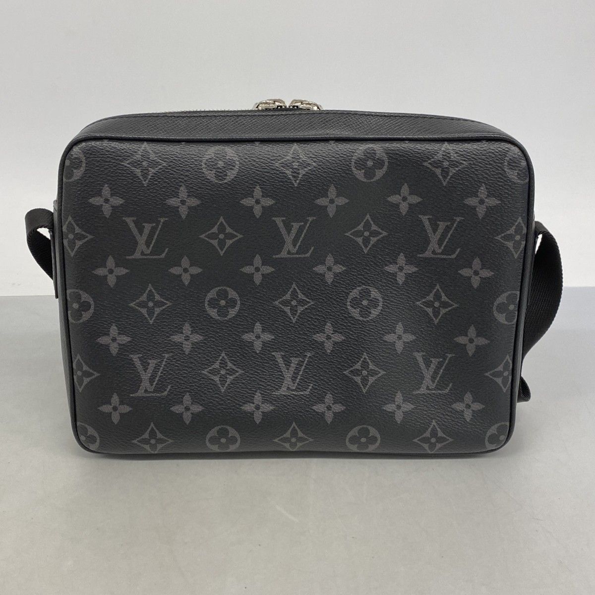 Louis Vuitton Shoulder Bag Taigarama Outdoor Messenger PM Black — view 8