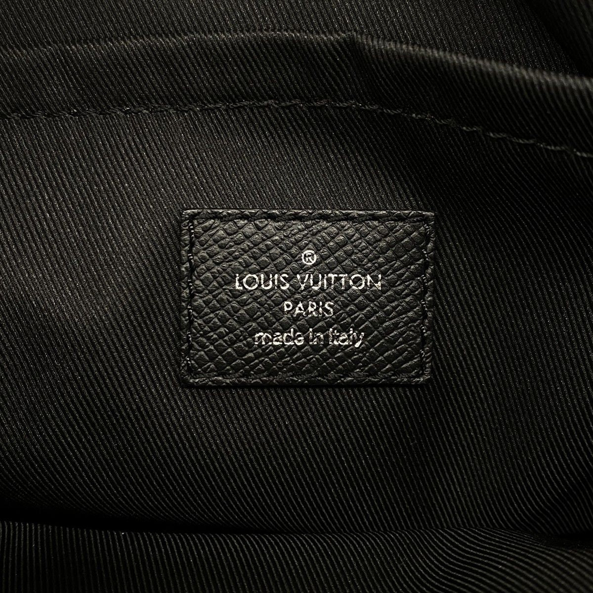Louis Vuitton Shoulder Bag Taigarama Outdoor Messenger PM Black — view 5